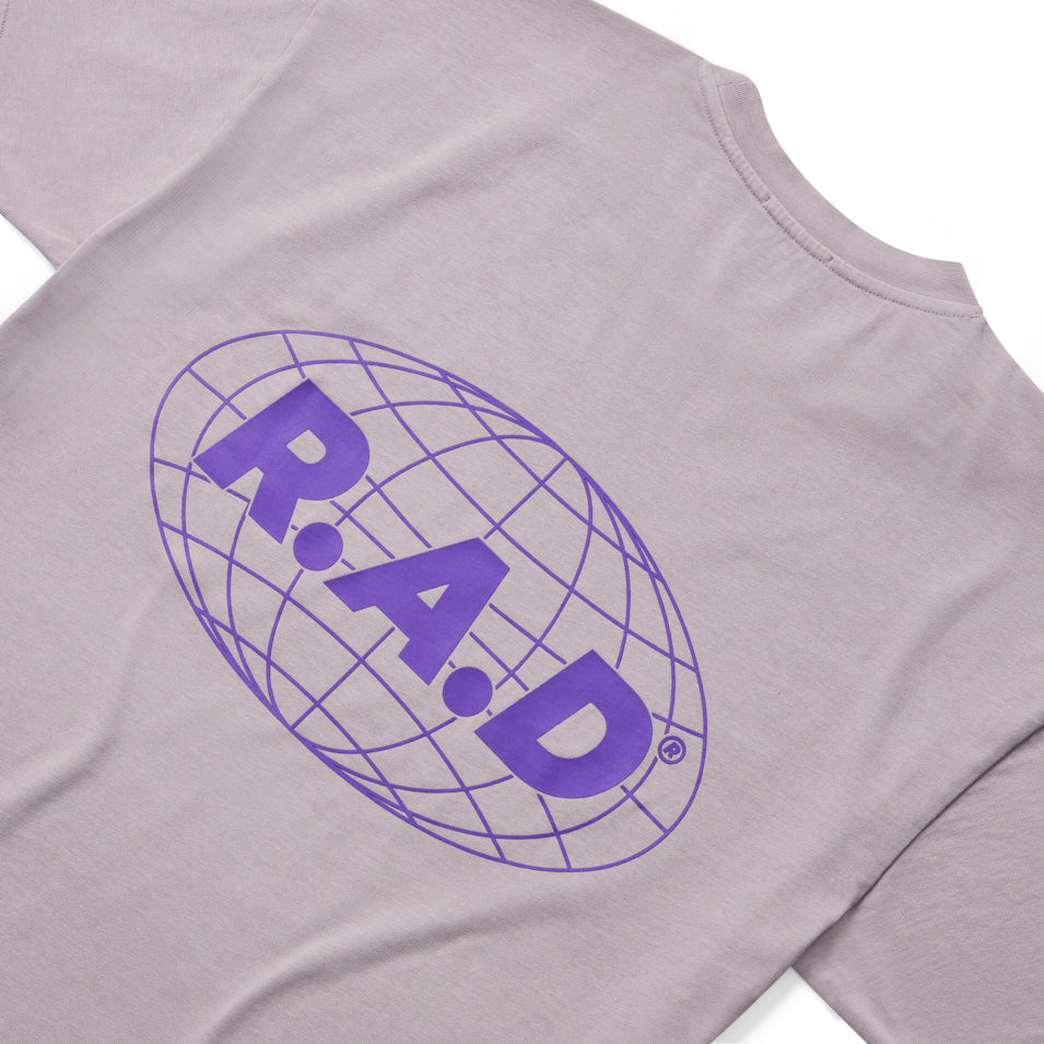 HEAVY™ GLOBE TEE LILAC GRAY